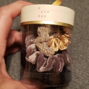 Small scrunchies